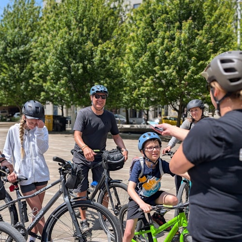 Vancouver: Family Stanley Park Bike Tour — gallery 2