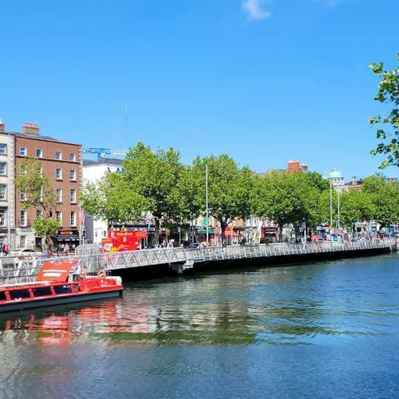 City Sightseeing: Dublin River Cruise