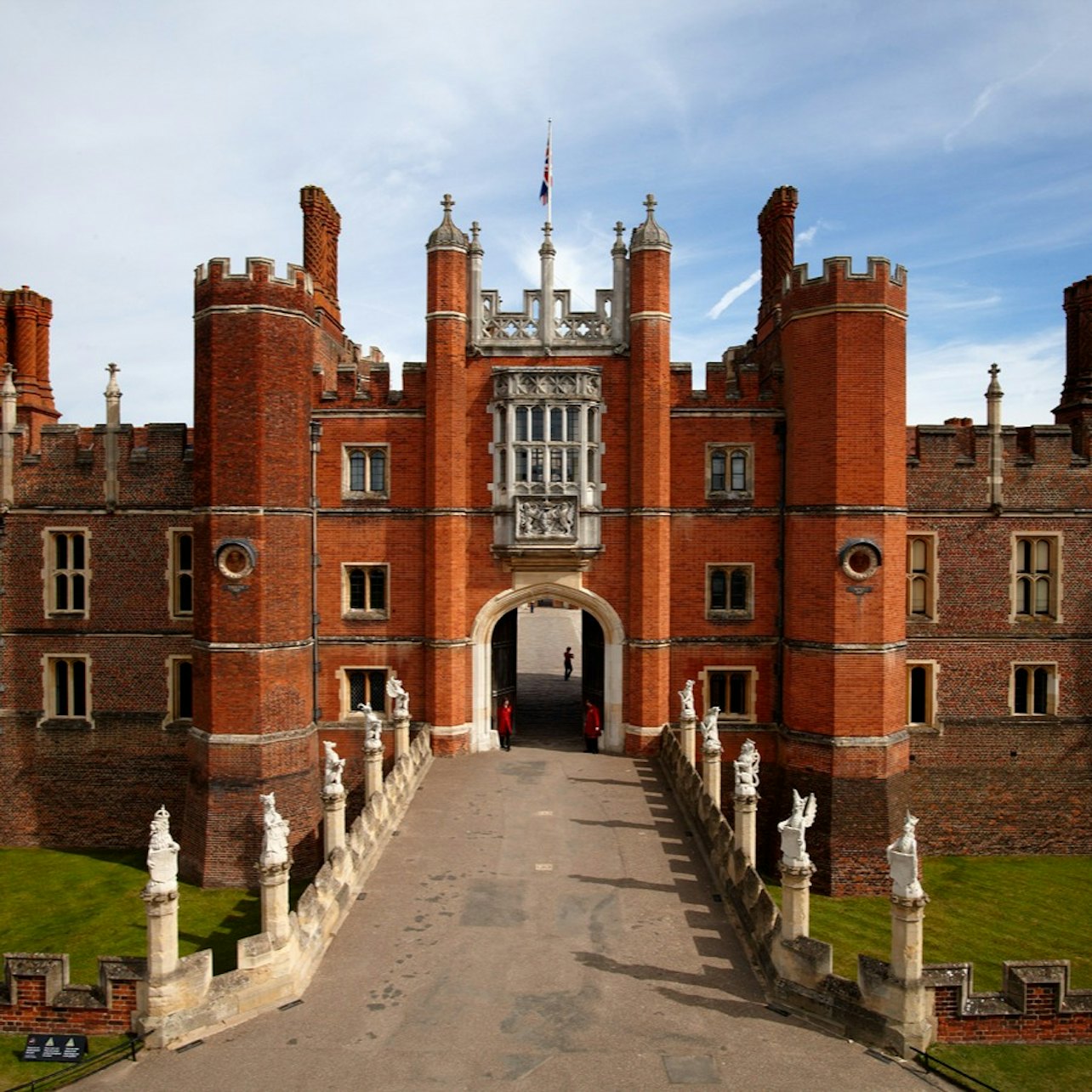 Hampton Court Palace, Gardens & Maze: Entry Ticket + Audio Guide — gallery 2
