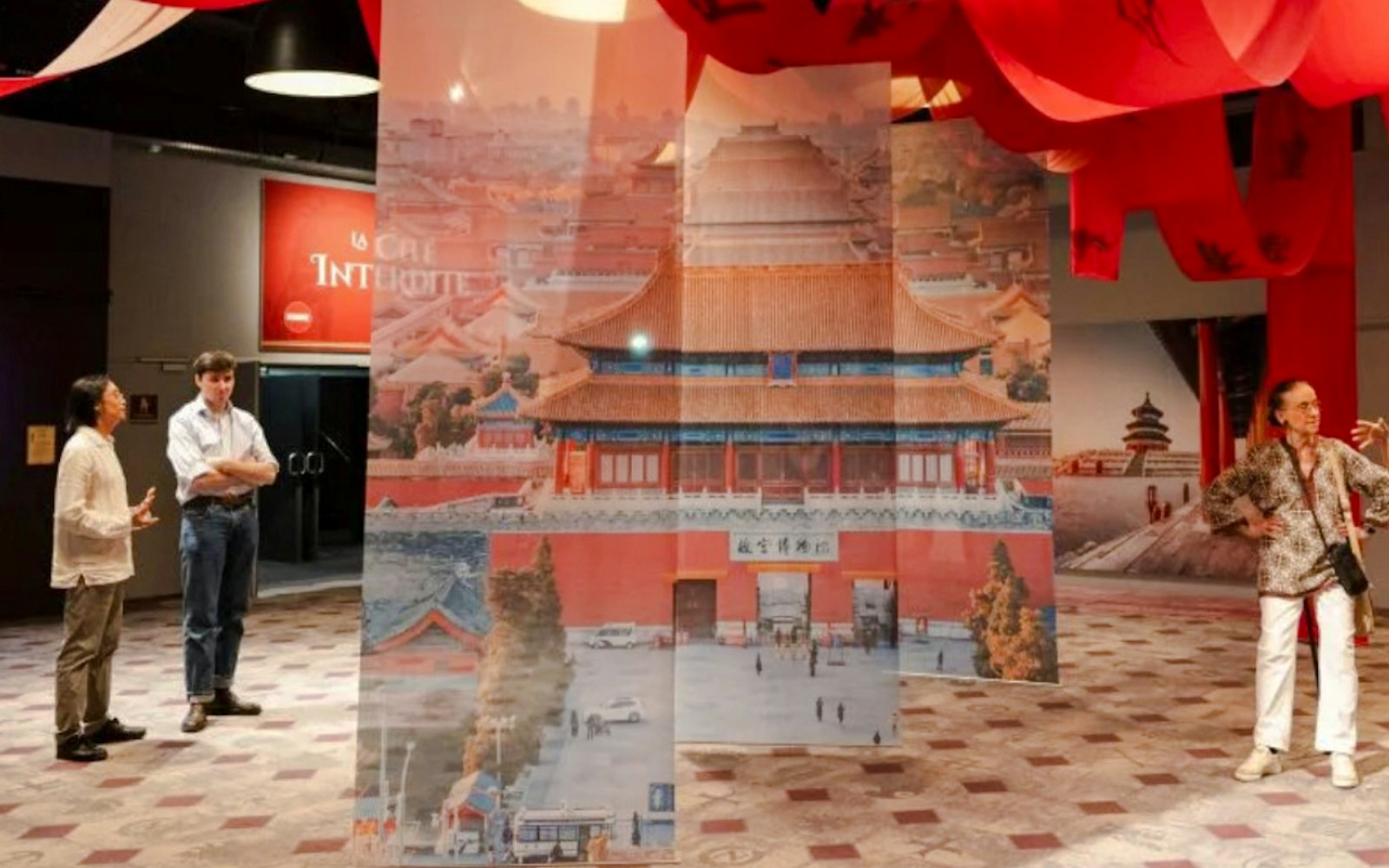 La Cité de l'Histoire: The Forbidden City Immersive Experience Tickets visitor view