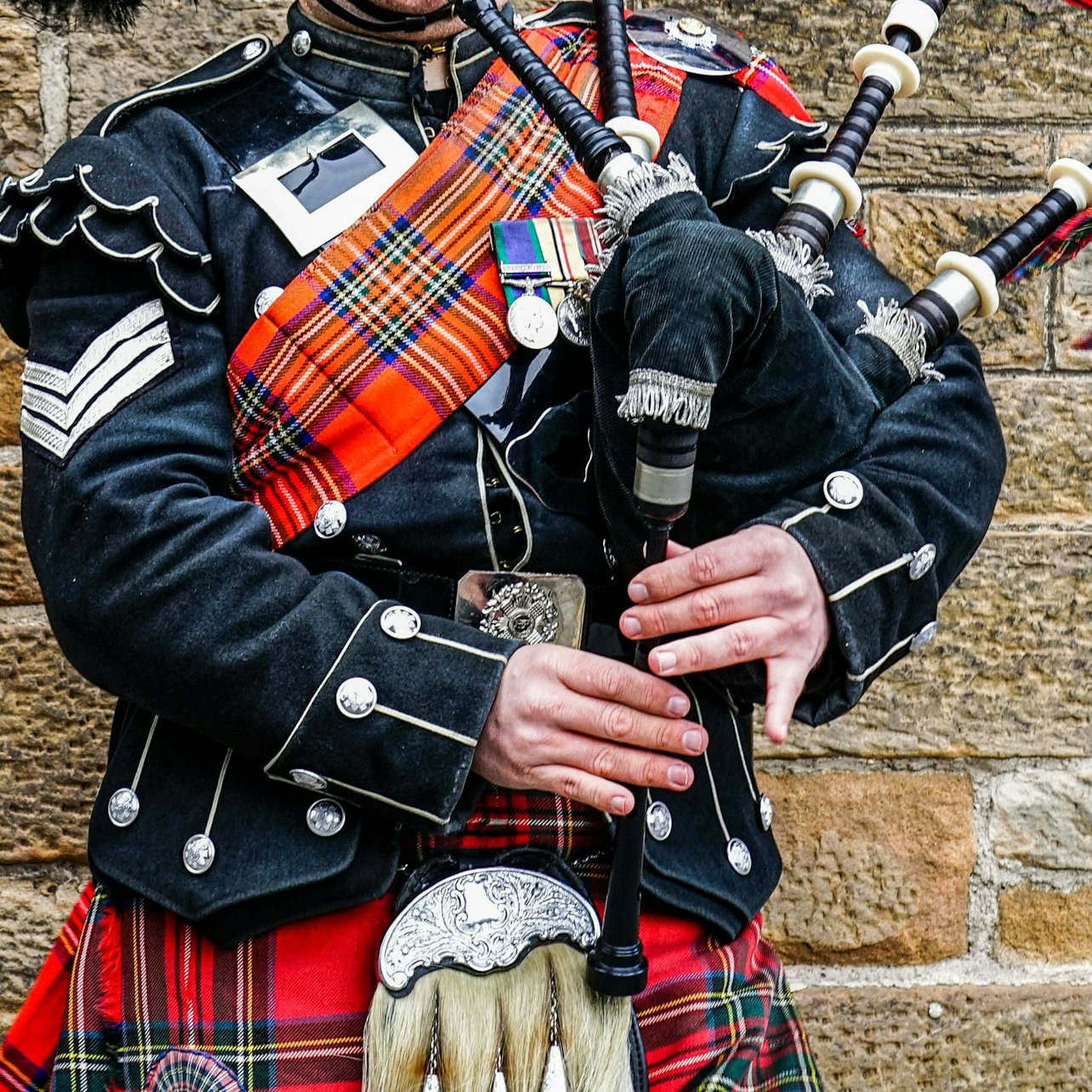 Edinburgh: Audio Guide App by TouringBee