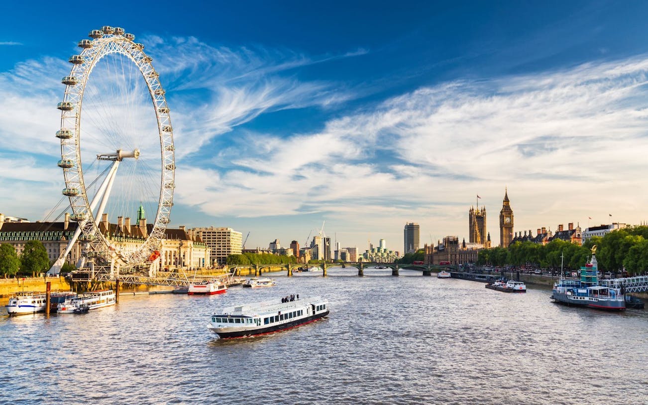 London Panoramic Sightseeing Guided Tour with Brunch and Prosecco on Upper Deck Bus tickets at 258 Vauxhall Bridge Road