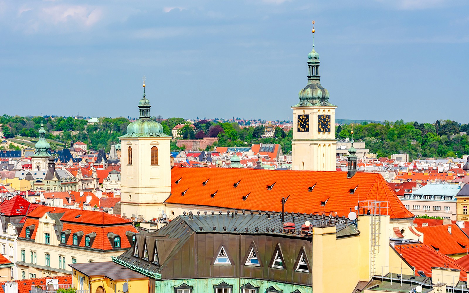 Prague Guided Tour with Entry to Basilica of St James & Minori — gallery 1