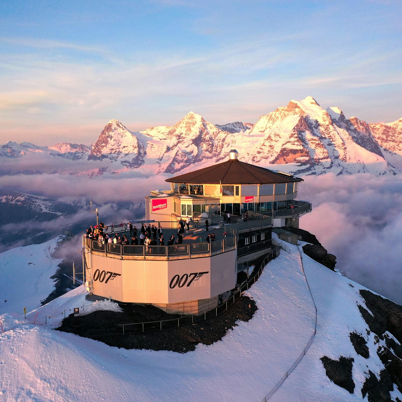 Cable Car Roundtrip to Schilthorn