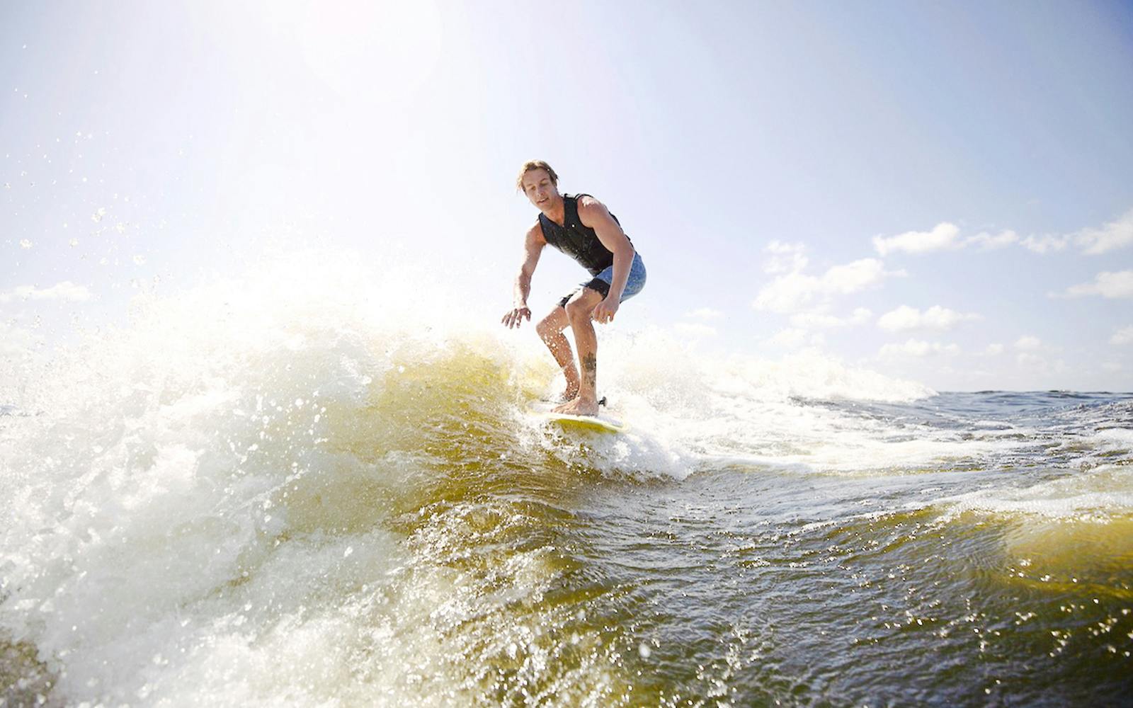 Dubai Marina Wakeboarding, Wakesurfing & E-Foil Experience