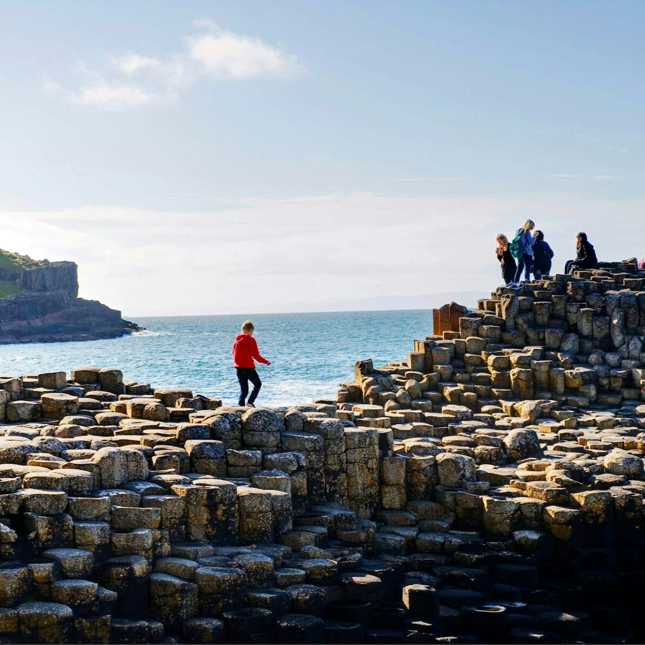 Giant's Causeway & Belfast City: Day Tour with Admission to Attractions