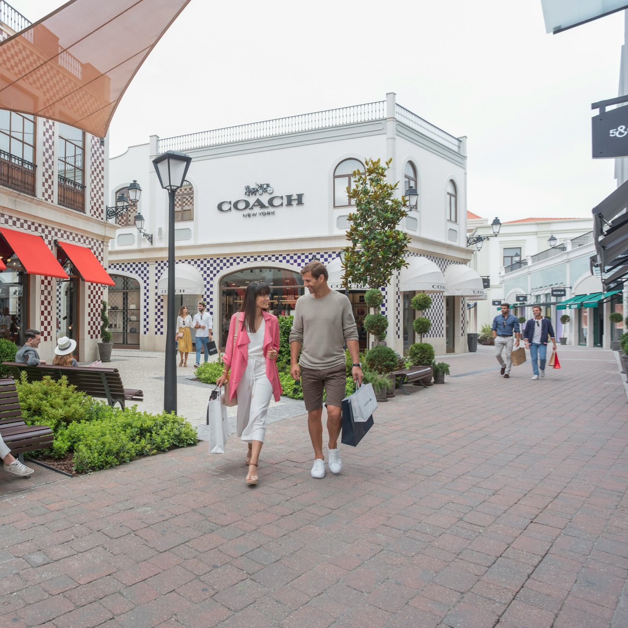 Roundtrip Transport: Freeport Outlet Shopping Express from Lisbon