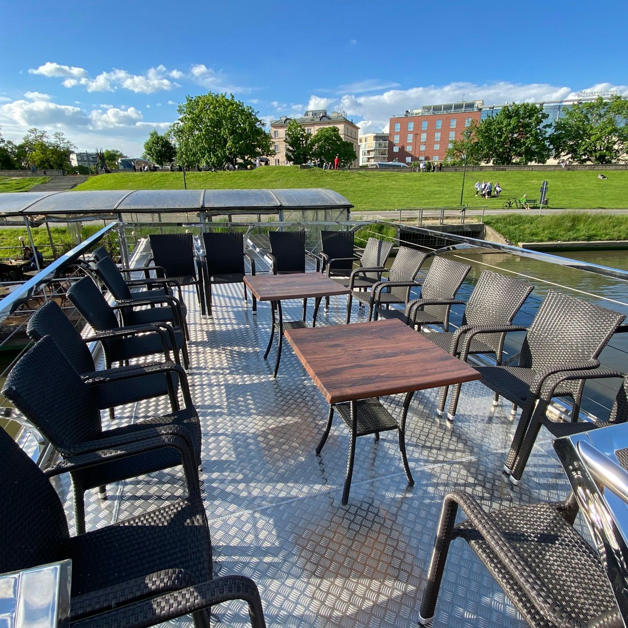 Krakow: Vistula River Cruise with Audio Guide & Panoramic Deck
