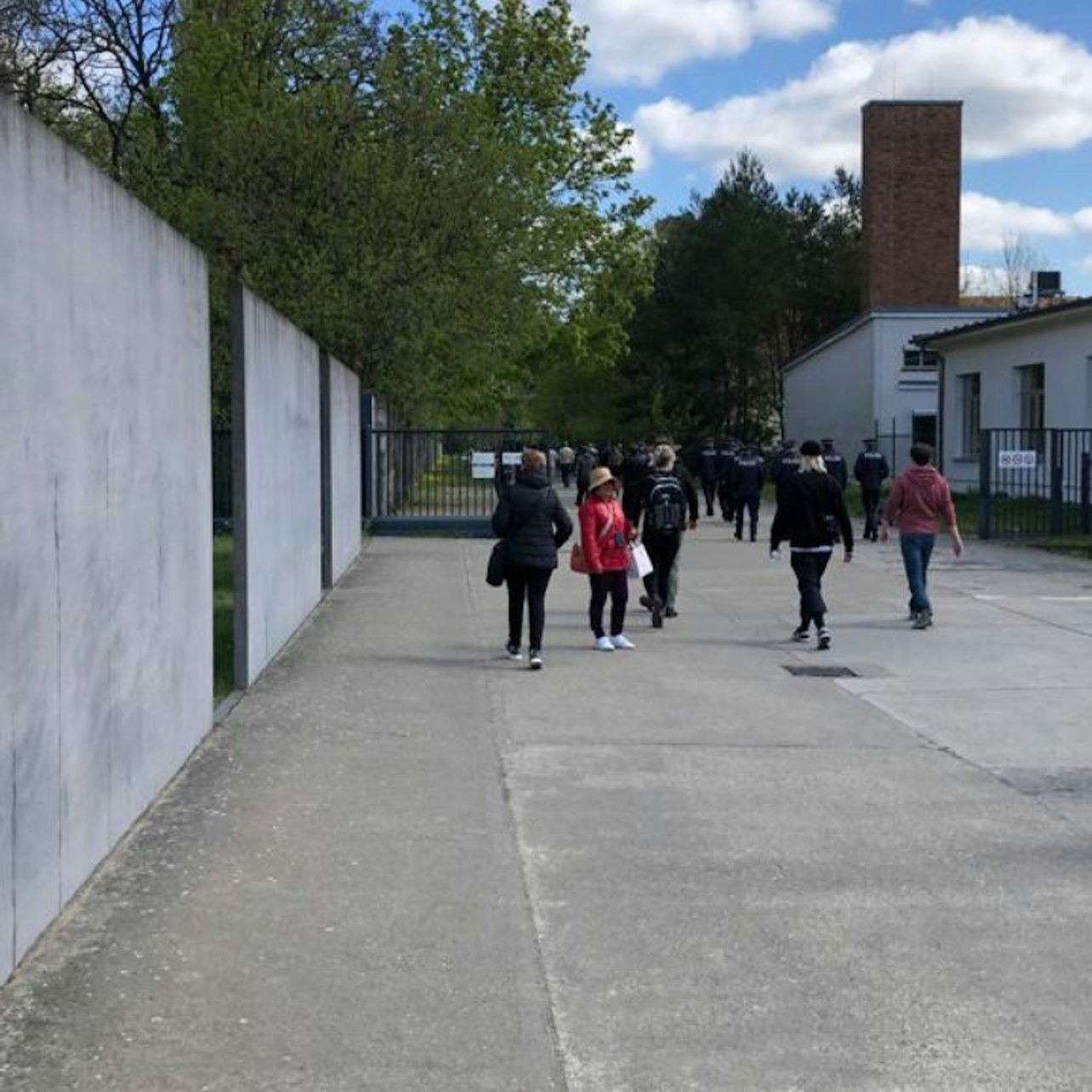 Sachsenhausen: Small Group Tour + Transport from Berlin