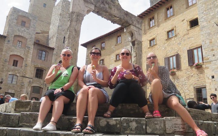Grape Escape Winery Tour