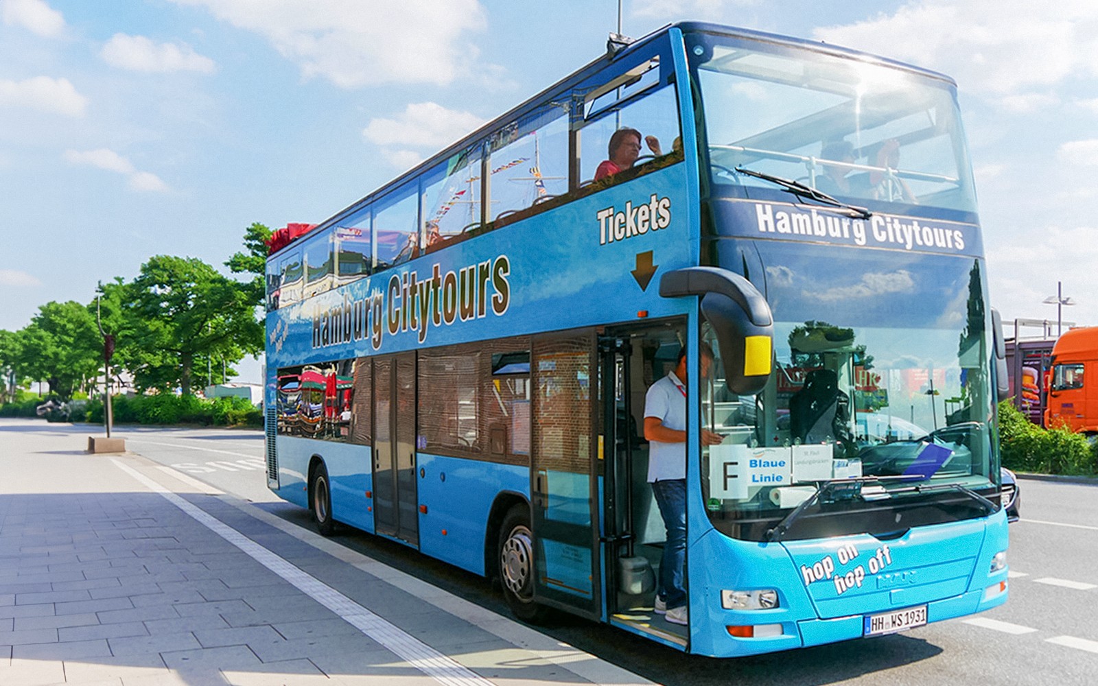 Hamburg City Tours: Hop-On Hop-Off Bus Tour with Hamburg Harbor Cruise
