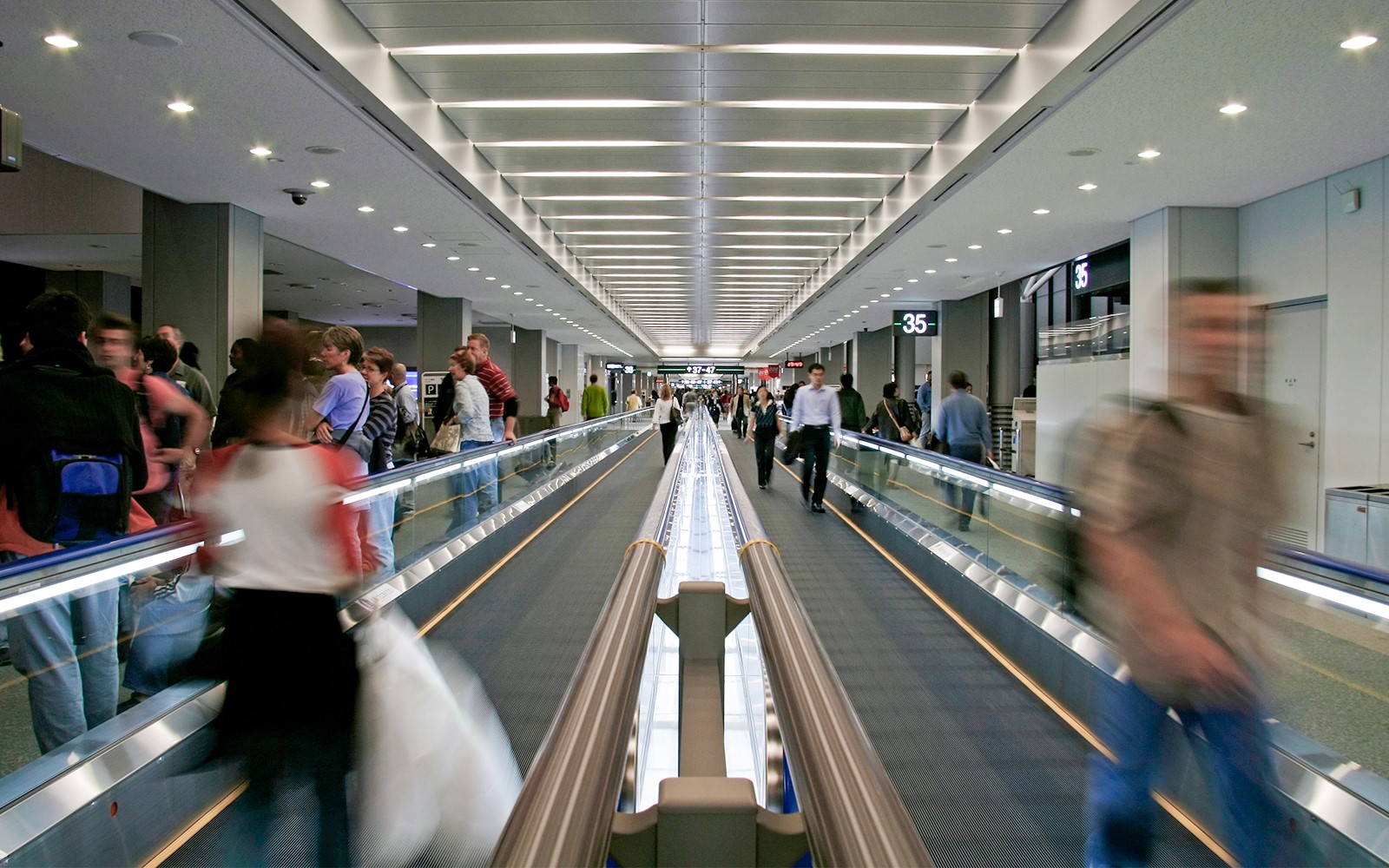 Airport Limousine Bus Transfer: Narita Airport to/from All Neighbourhoods in Tokyo