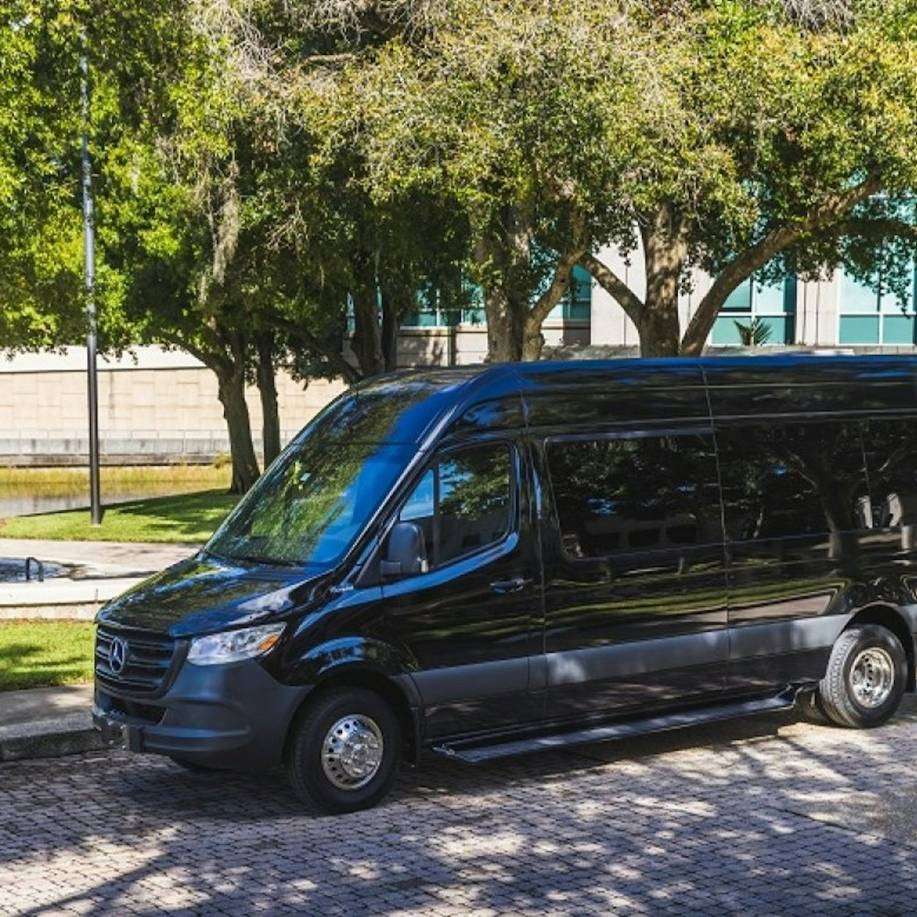 Athens: Private Minibus Transfer Between Airport and Piraeus Cruise Port — gallery 1