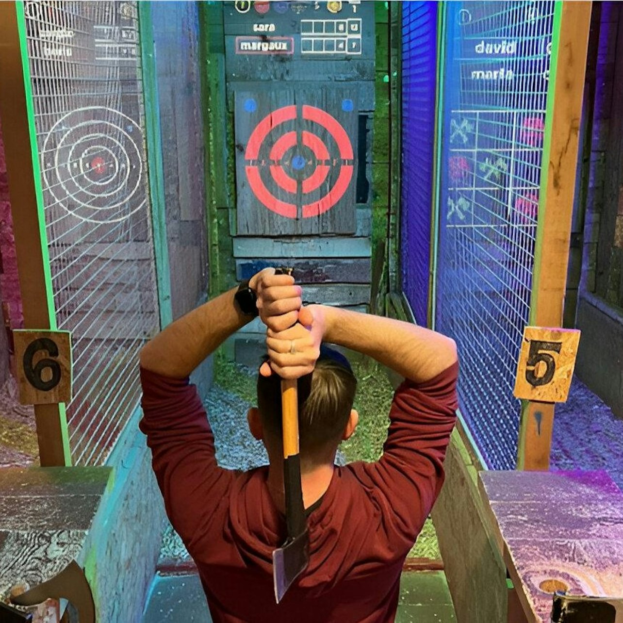 El Hachazo Madrid: Axe Throwing Session + 1 Drink — gallery 1