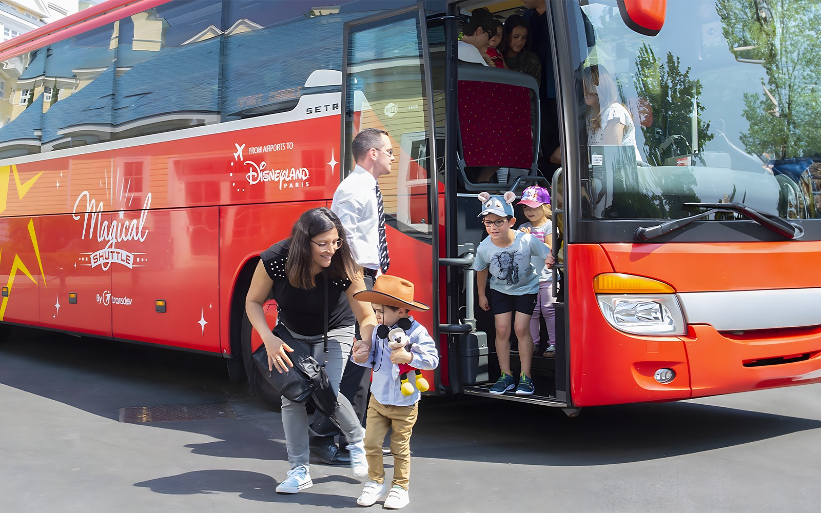 Disneyland Paris to/from CDG or Orly Airport Shuttle Bus (Magical Shuttle)