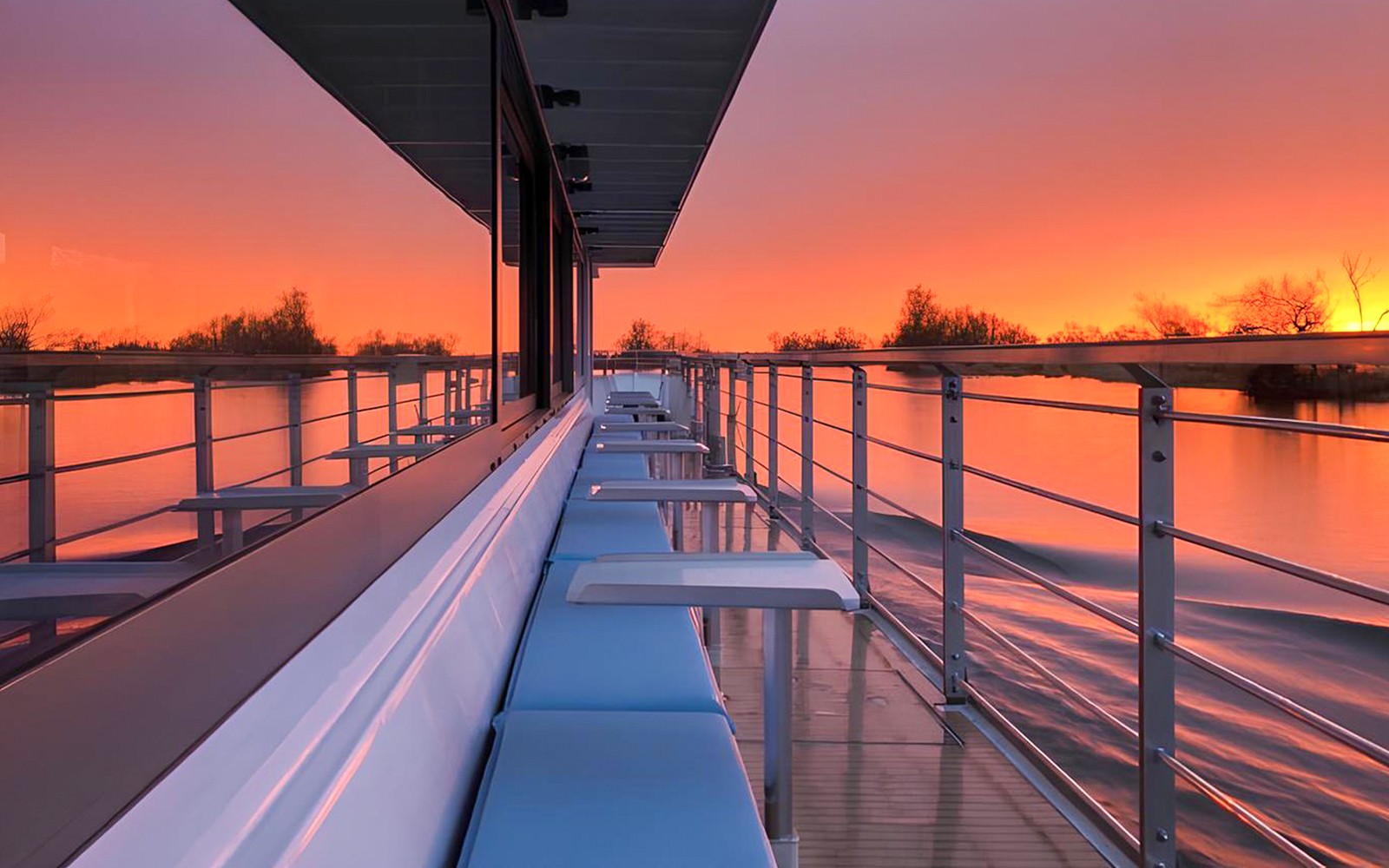 Berlin Evening Lights & Sunset Cruise — gallery 3