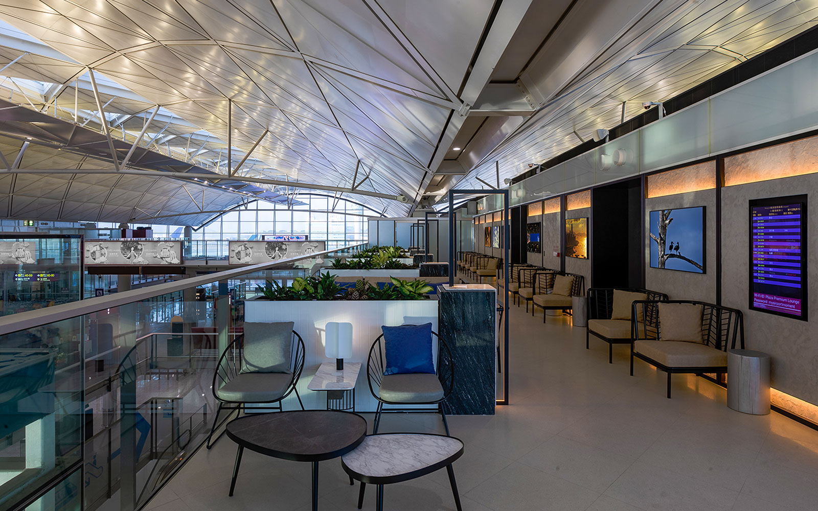 Plaza Premium Lounge Access at Hong Kong International Airport: Standard Lounge 