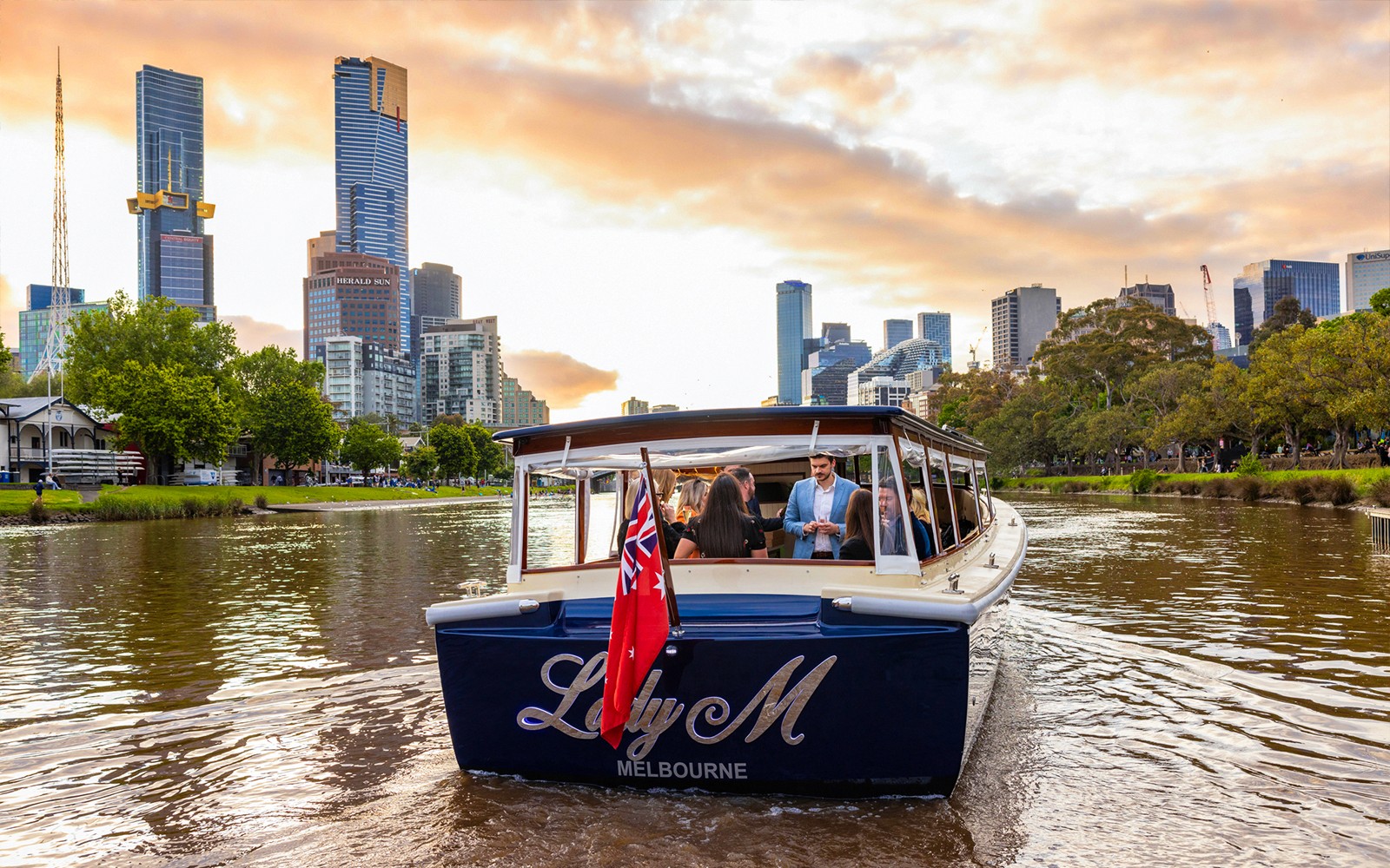 1.5-Hour Small-Group Sunset Sightseeing Cruise on Yarra River