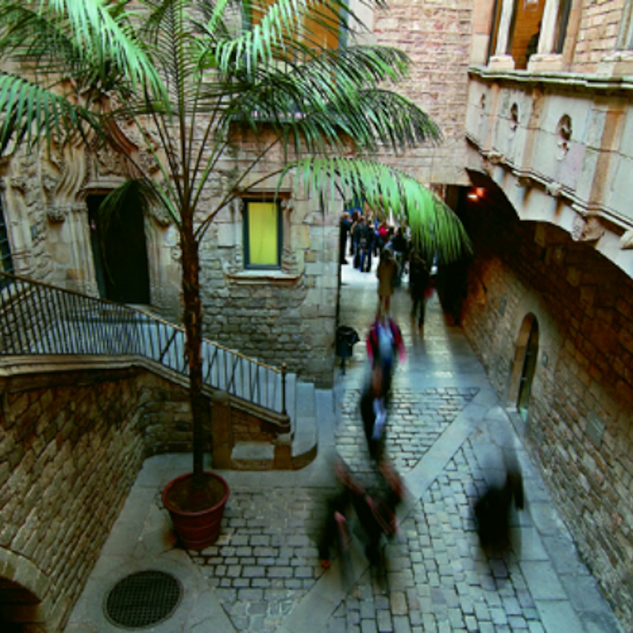 Barcelona: Picasso Museum Skip The Line Ticket + City Walking Tour