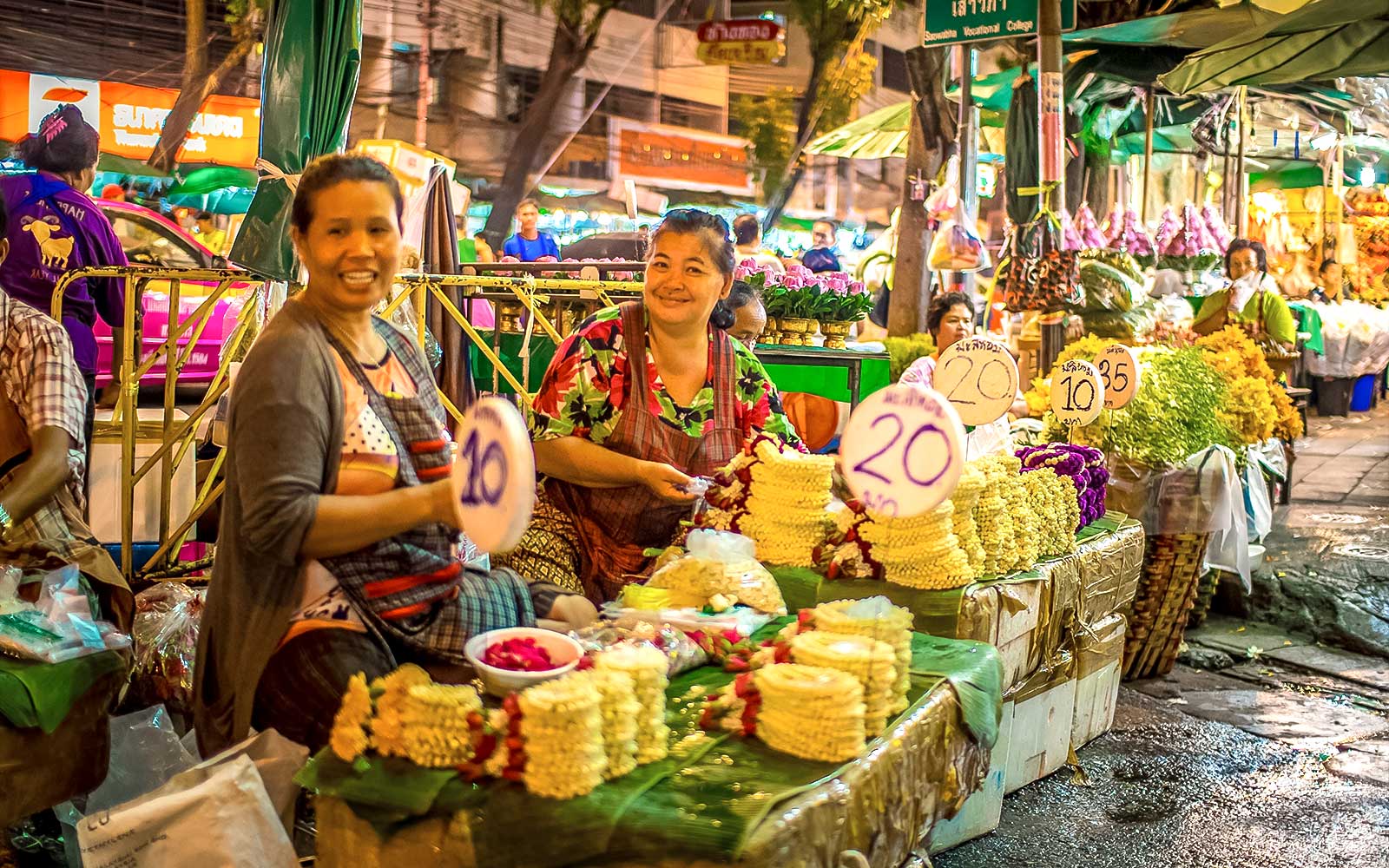 Bangkok Night Bike Tour with Temples & Flower Market — gallery 2
