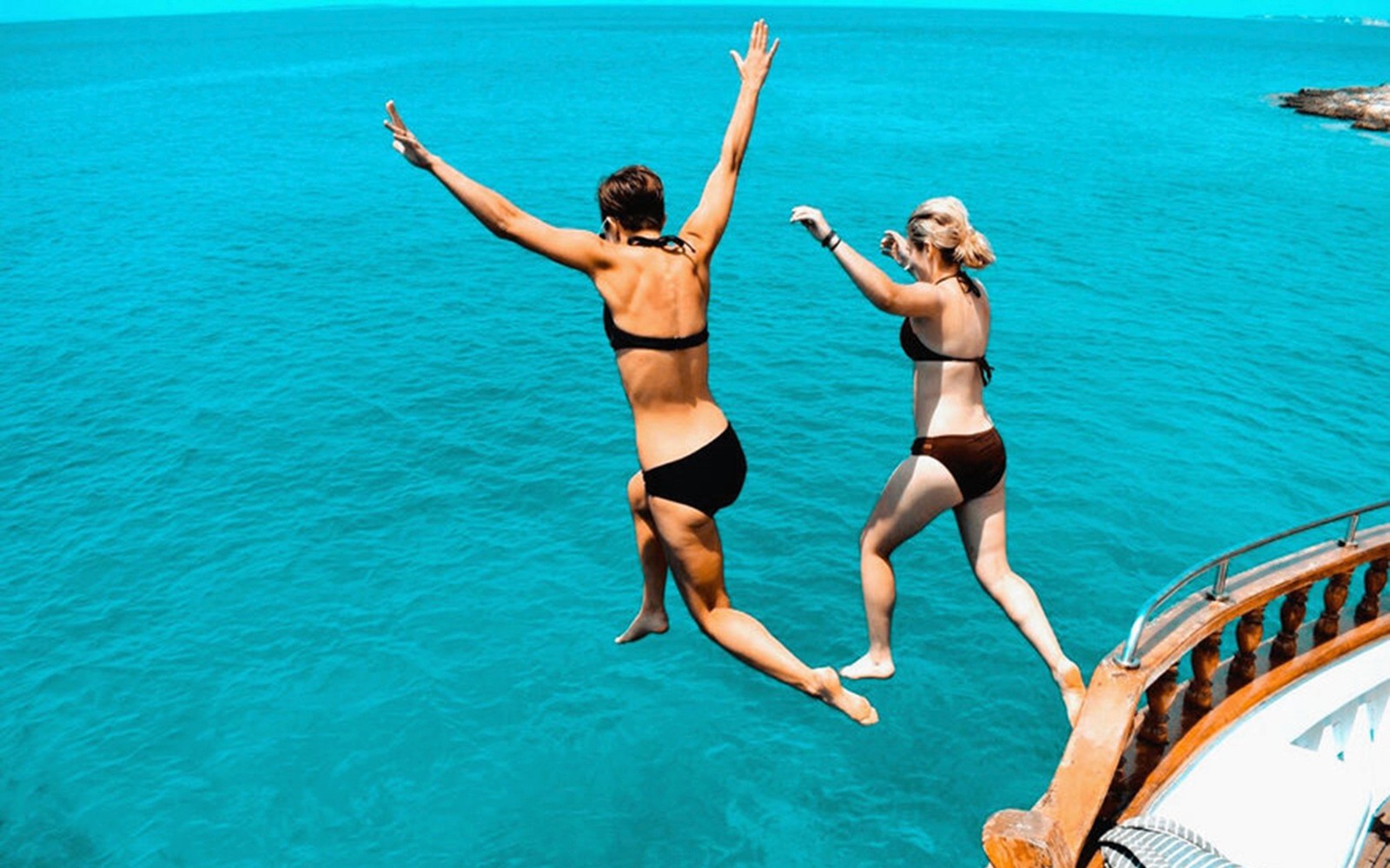 From Athens: Day Cruise to Greek Islands of Agistri, Moni & Aegina with Lunch