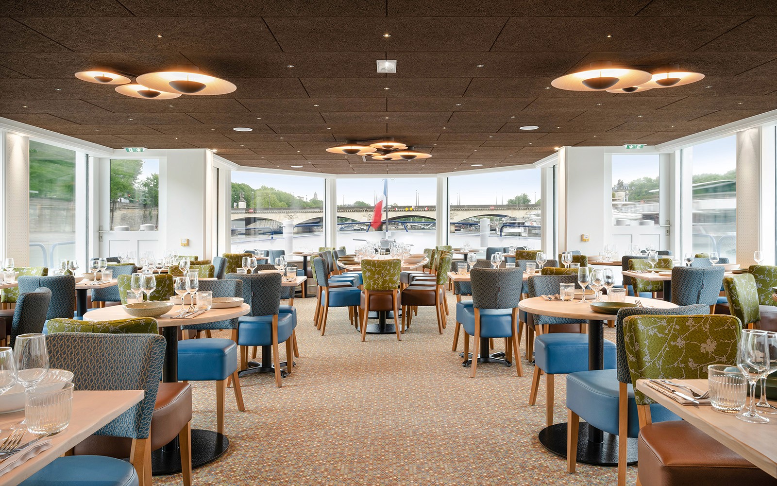 Capitaine Fracasse Seine River Dinner Cruise — gallery 3