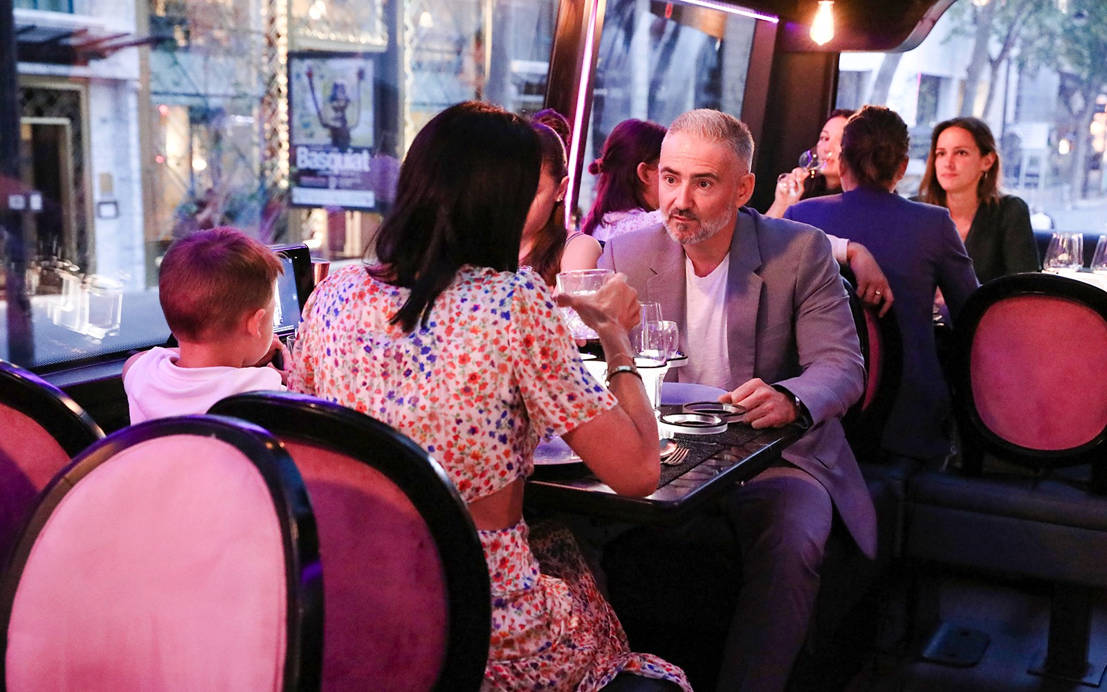 From Arc de Triomphe: Bus Toqué Signature Dinner with Paris Views