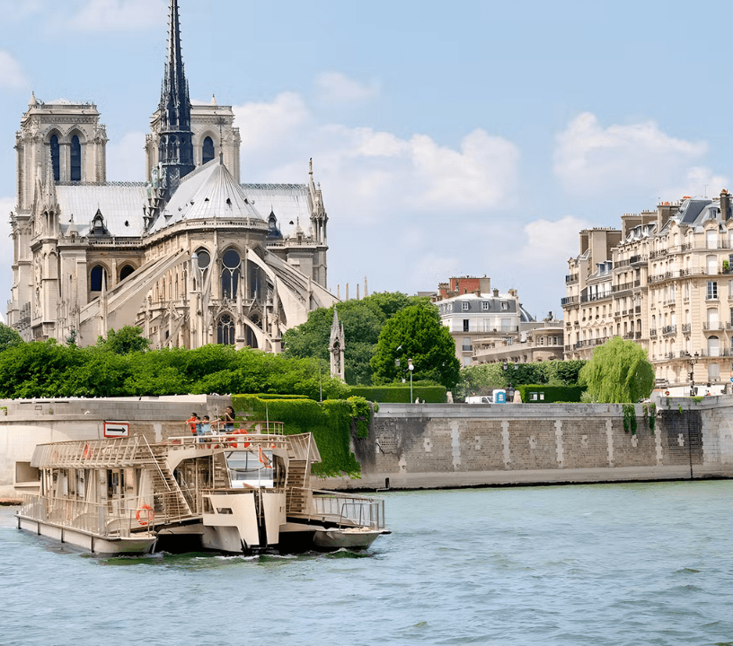 Seine River: Cruise by BATEAUX-MOUCHES®