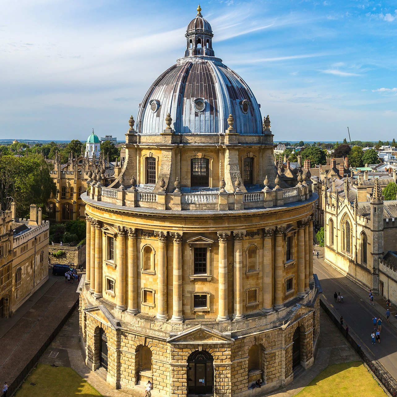 Oxford, Stratford-upon-Avon, Cotswolds & Warwick Castle: Guided Tour from London — gallery 1
