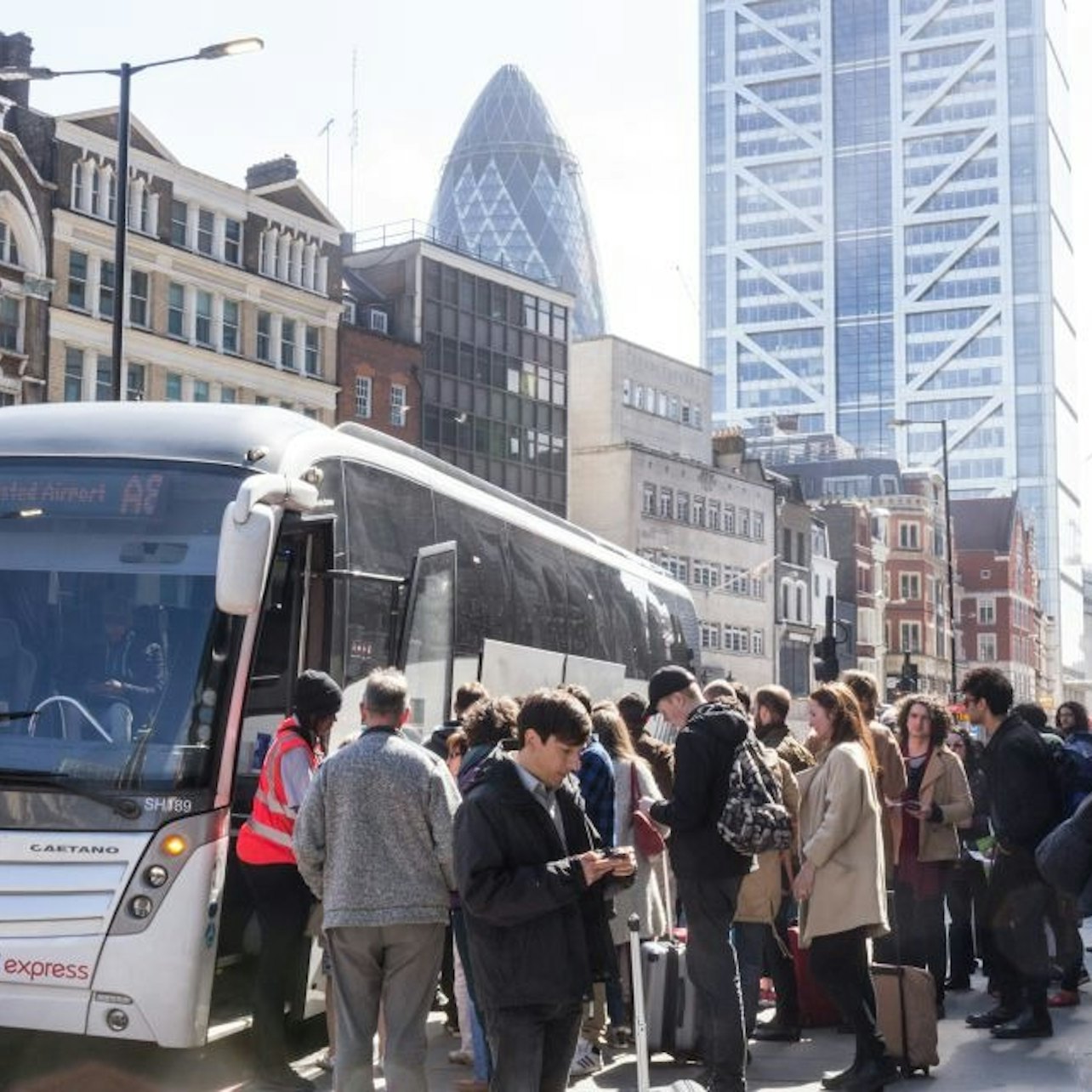 London: Bus Transfer To/From Stansted Airport and London Liverpool Street Stn — gallery 1