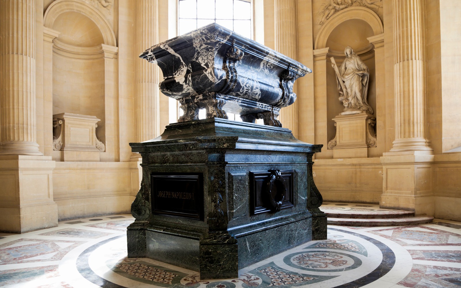 Small-Group Guided Tour of Napoleon’s Tomb and the Invalides — gallery 5