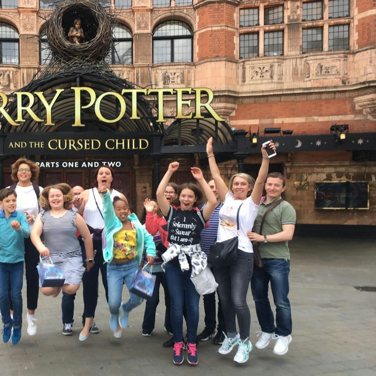 London: Harry Potter Tour, Tower of London and Thames Cruise — gallery 3