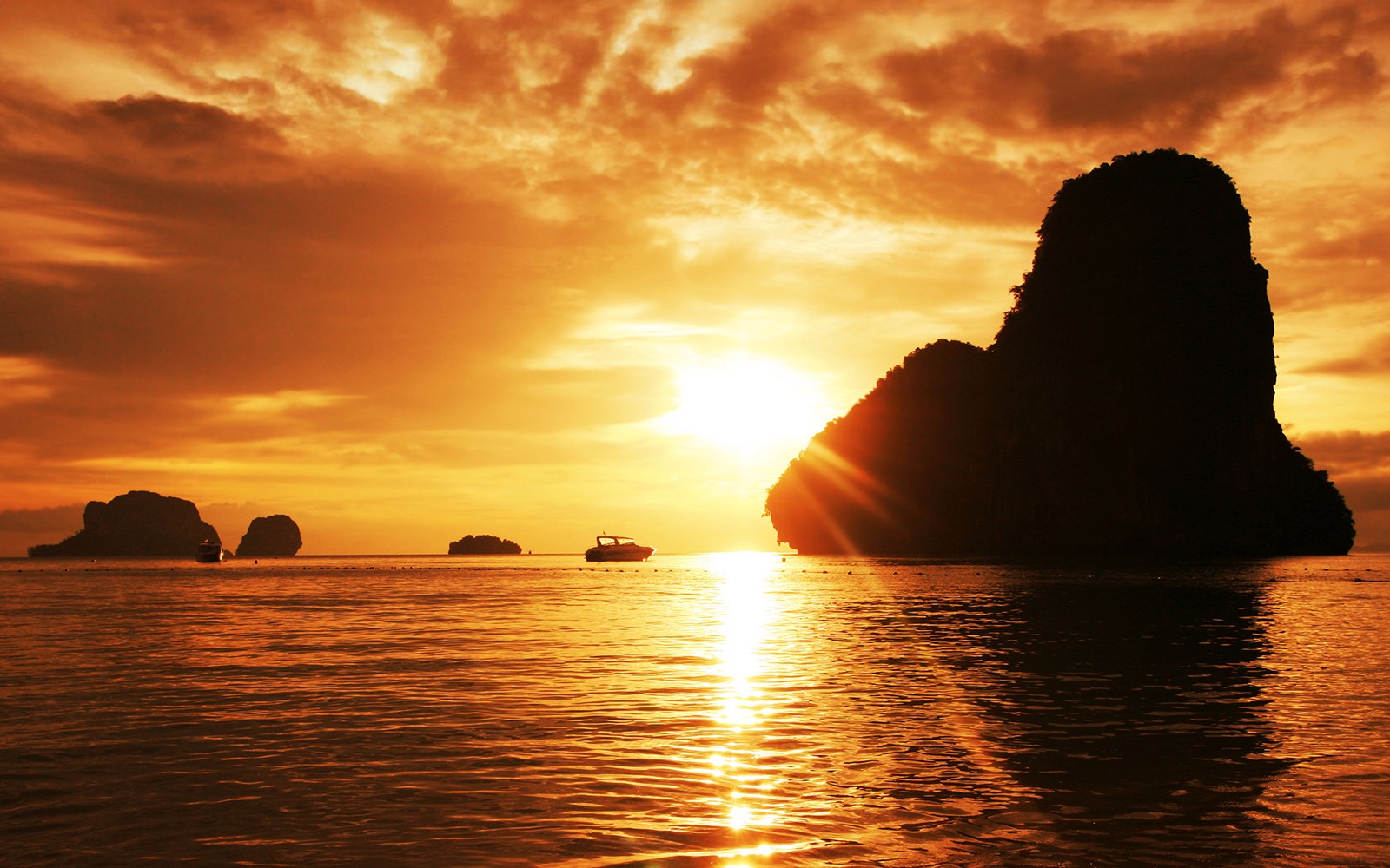 From Krabi: Phi Phi Island & 4 Islands Sunset Day Tour by Speedboat with Lunch & Transfers — gallery 2