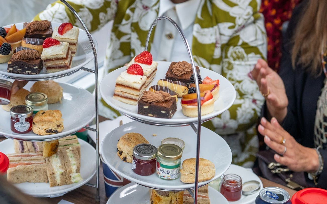 London Christmas Lights Afternoon Tea Bus: Lower Deck - venue or experience setting