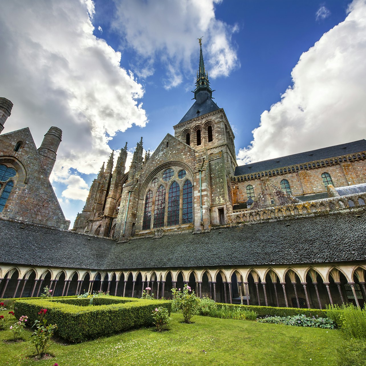 Mont Saint-Michel: Small Group Day Trip from Paris with Cider Tasting