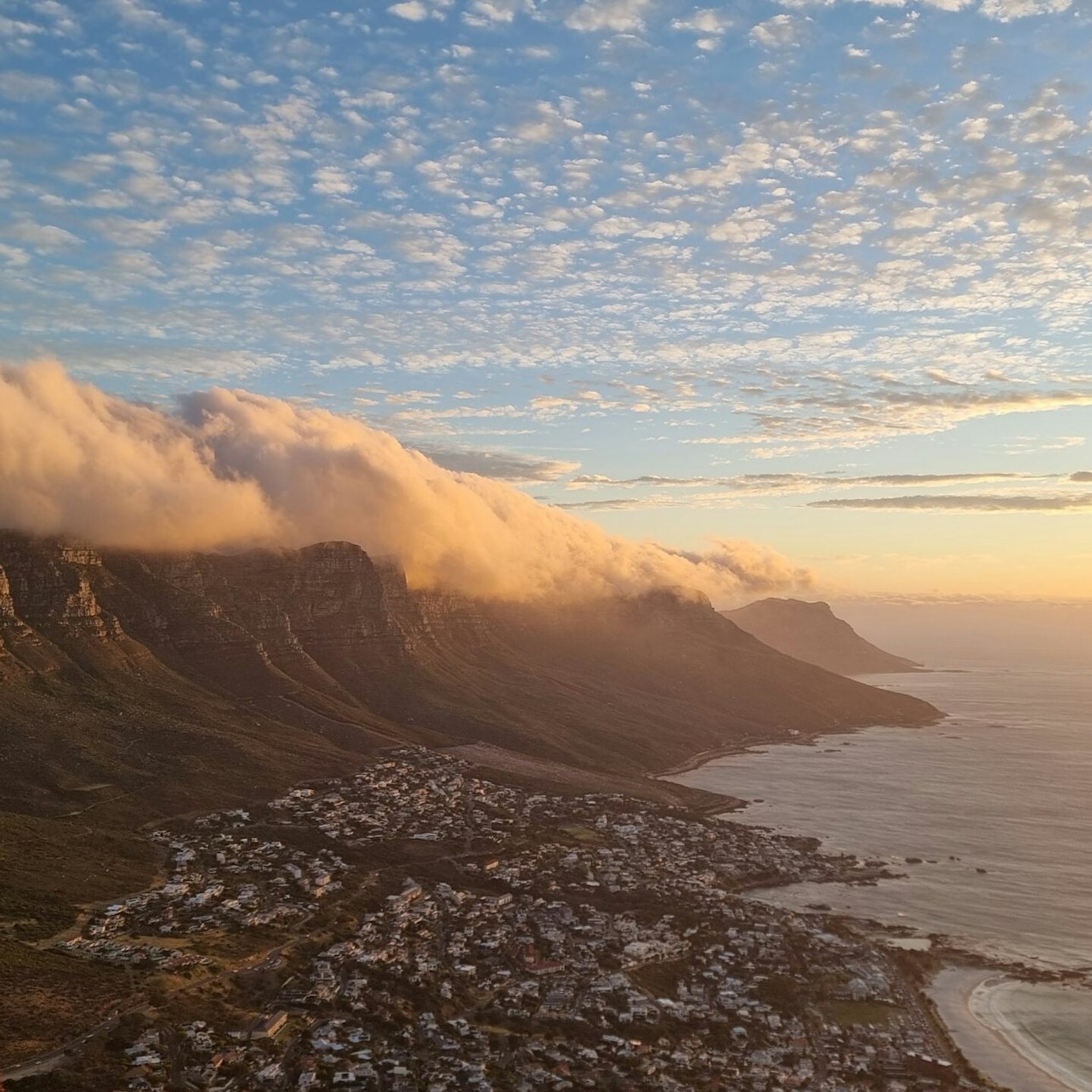 Cape Town: Guided Lions Head Sunrise or Sunset Hike — gallery 1