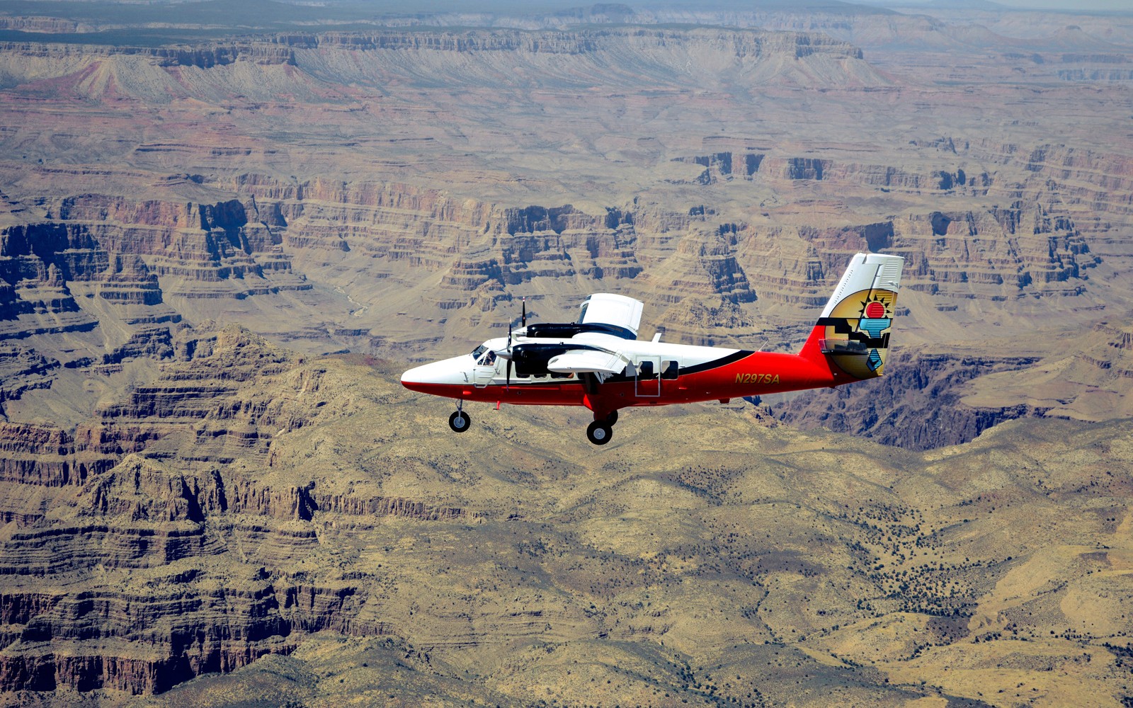 From Las Vegas: Day Trip to Grand Canyon National Park via Airplane Plus Guided Hummer Tour — gallery 1