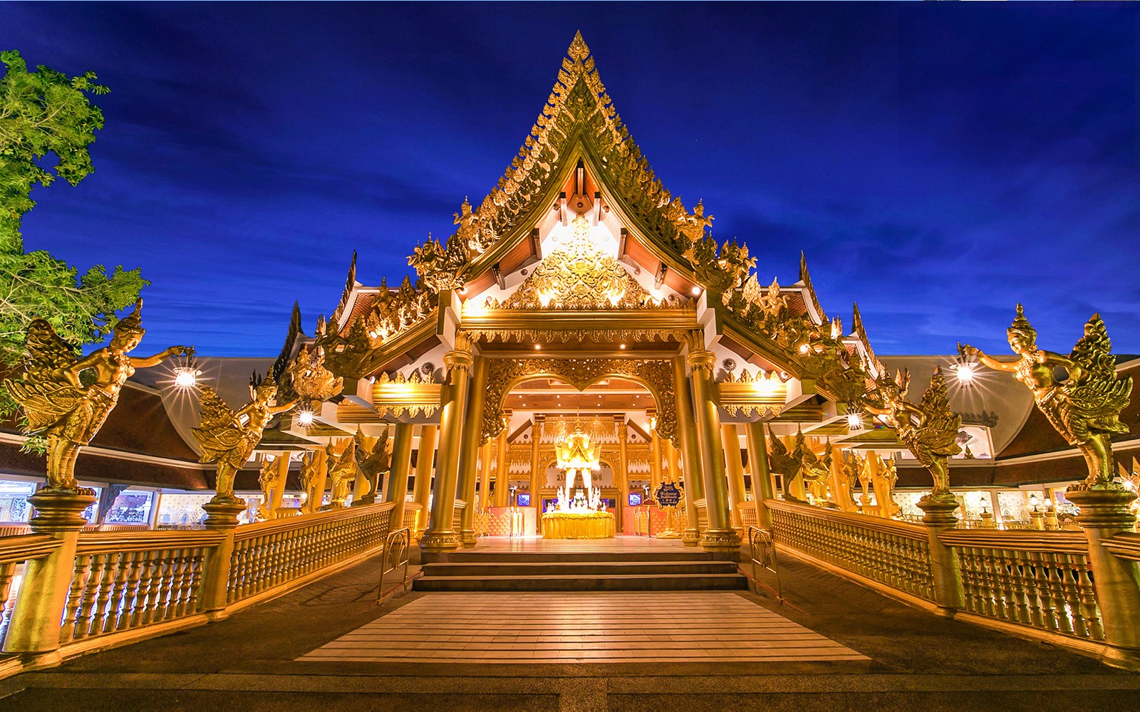 Tickets to Phuket Fantasea with Round-Trip Shared Transfers & Optional Dinner — gallery 3