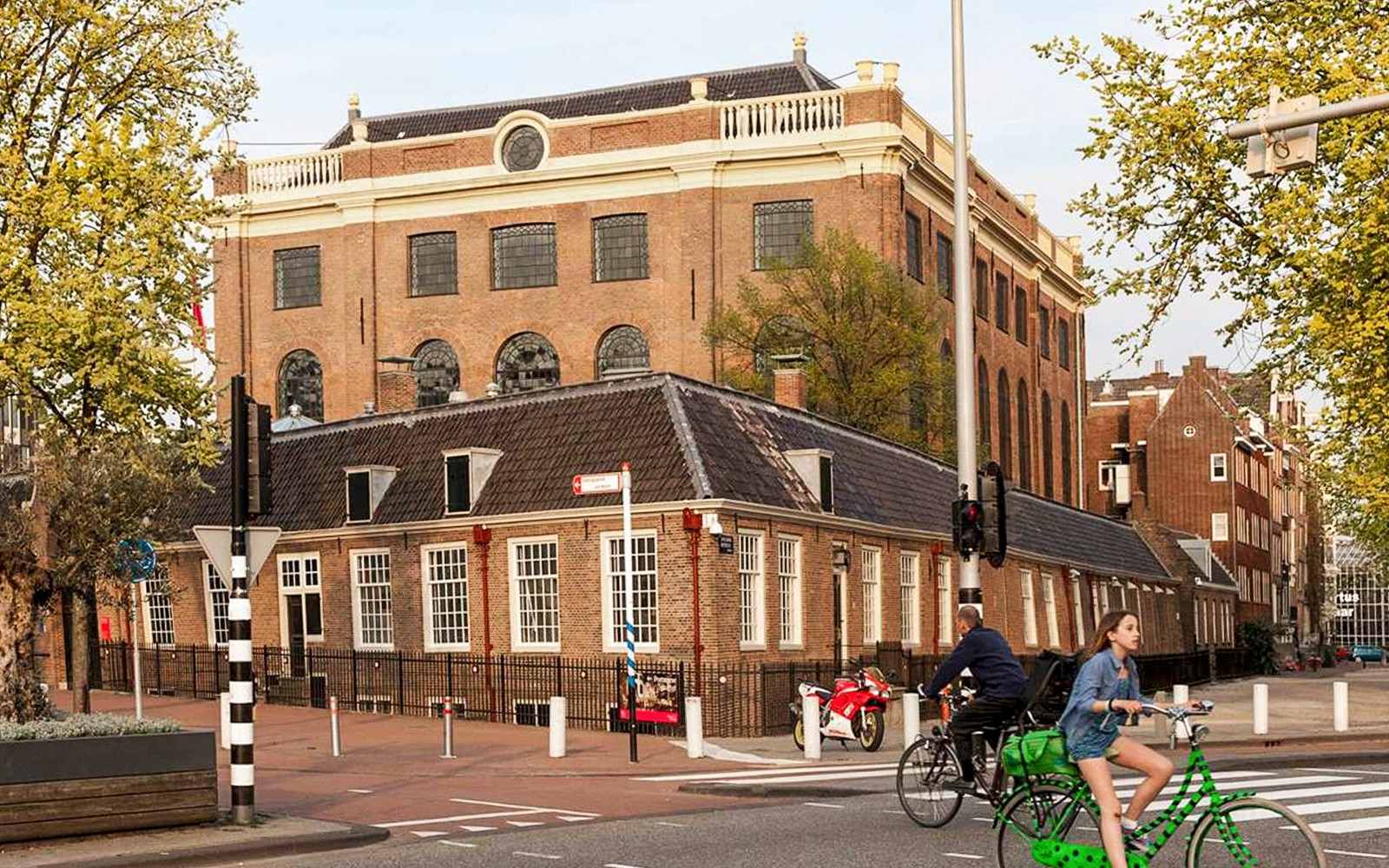 Anne Frank Walking Tour with Jewish Quarter, Synagogue & Museums Visit — gallery 5