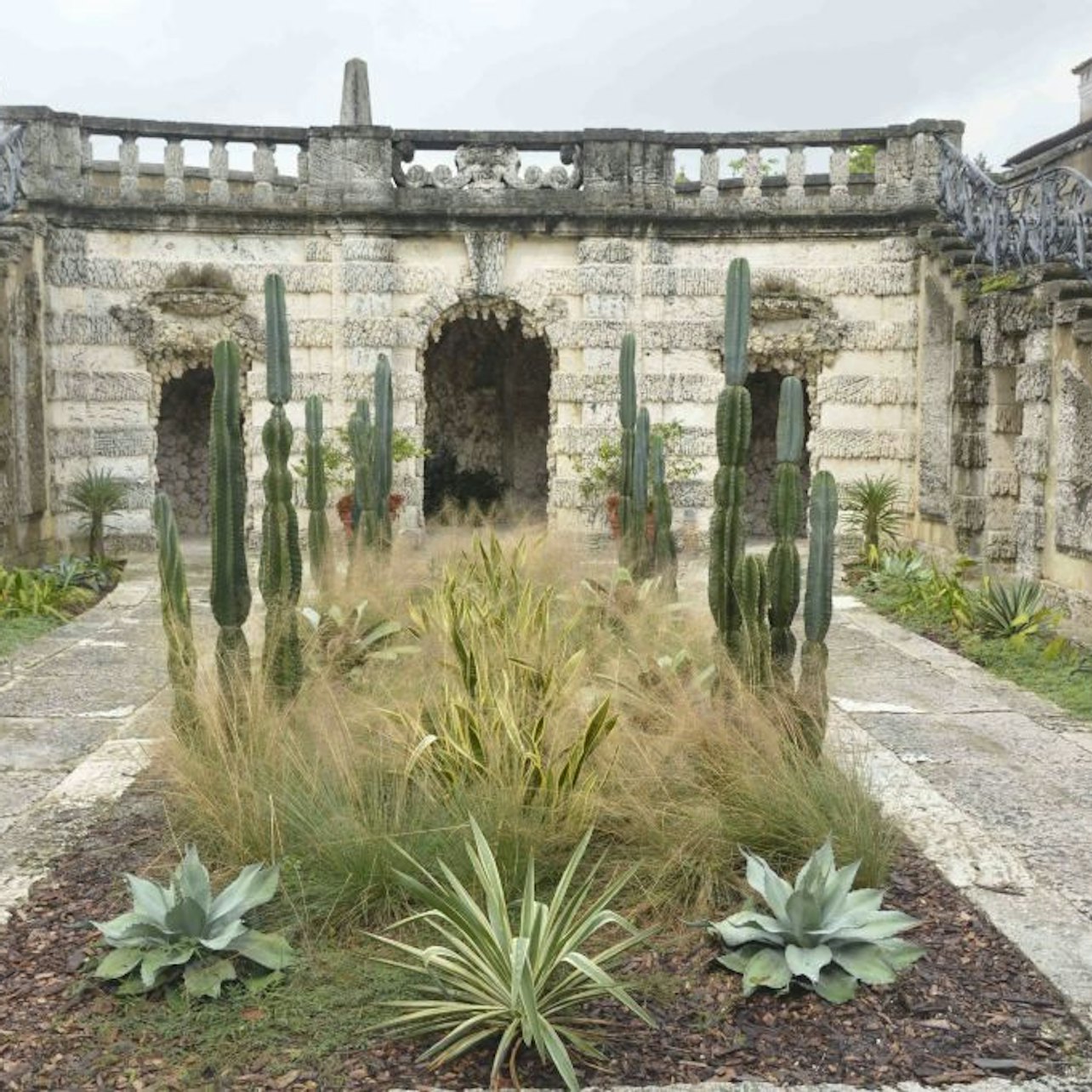 Vizcaya Museum & Gardens: Entry Ticket + Transport