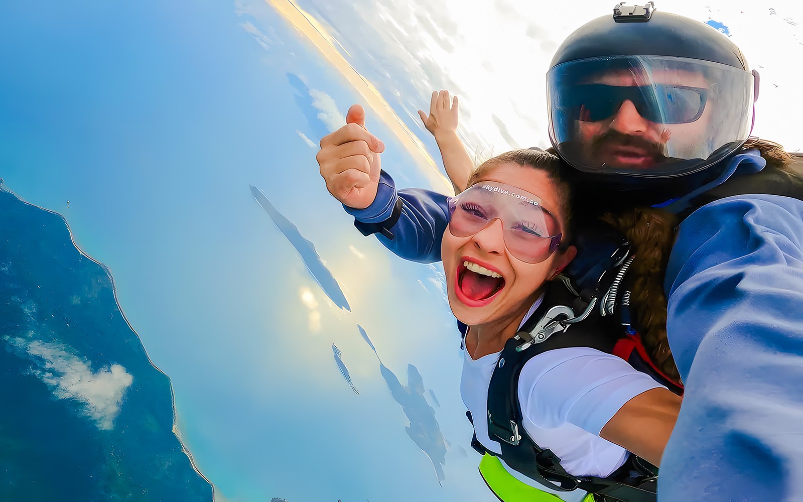 Airlie Beach tandem ejtőernyős ugrás — gallery 4