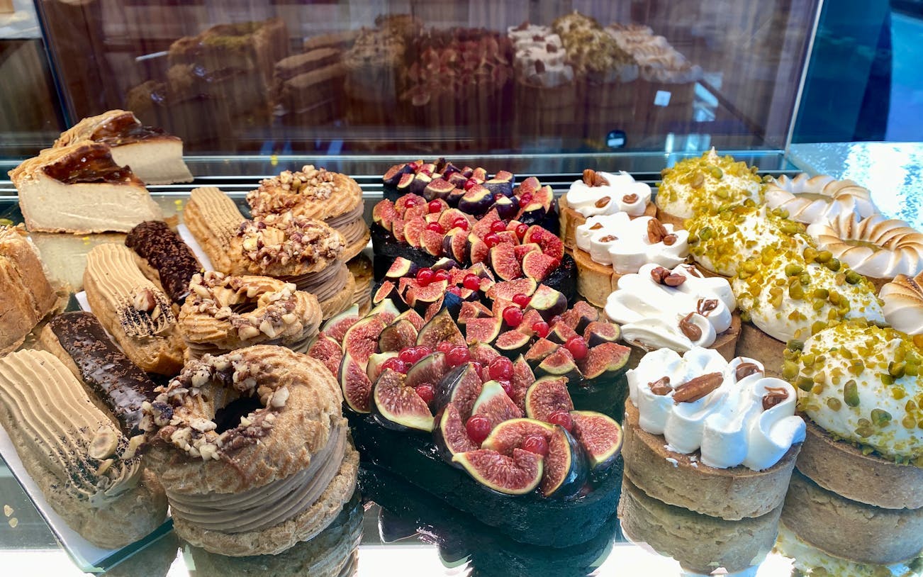Paris Gluten-Free Food Tour in Saint-Germain-des-Prés visitor view at Place Saint-Sulpice