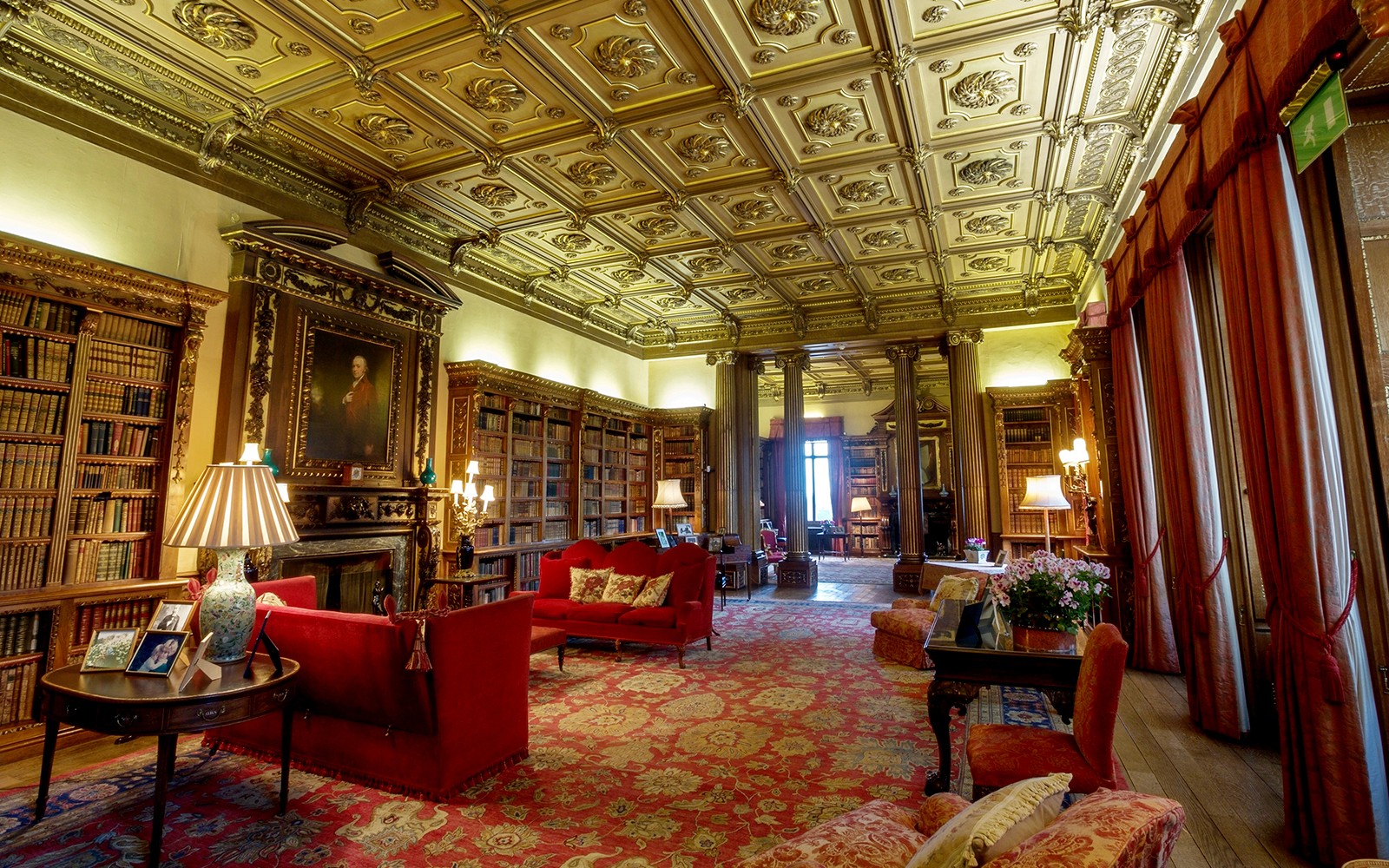 Downton Abbey: Guided Day Tour of Highclere Castle, Oxford & Bampton from London — mobile