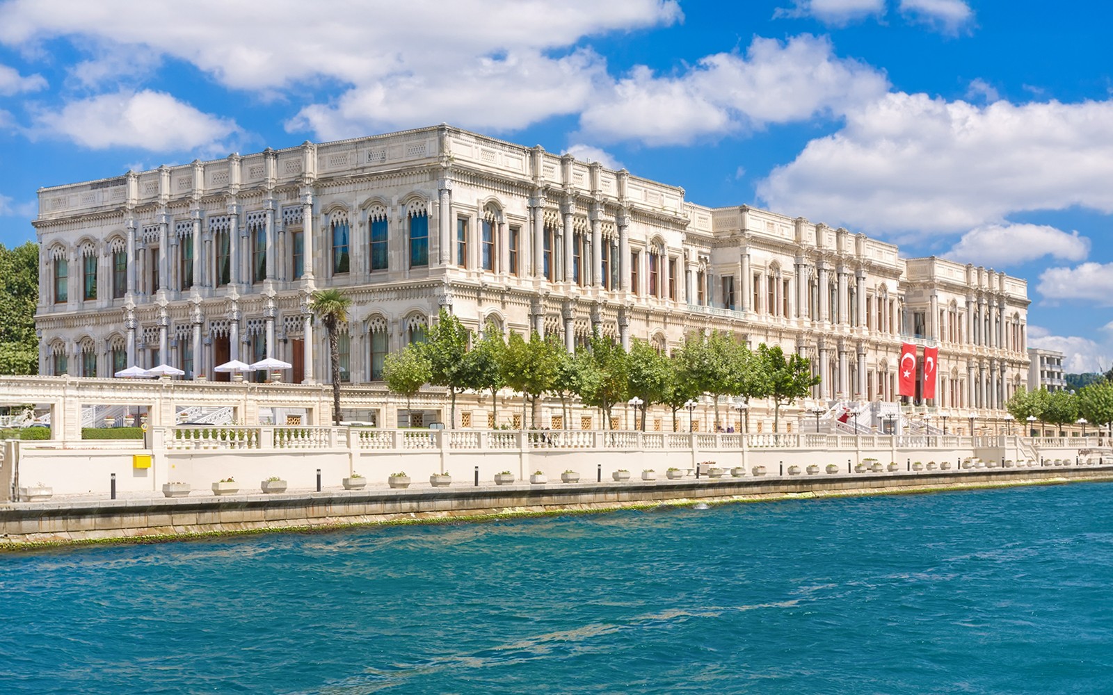 Combo: Dolmabahçe Palace & Harem Skip-the-Line Tickets with Audio Guide + Bosphorus Cruise — gallery 4