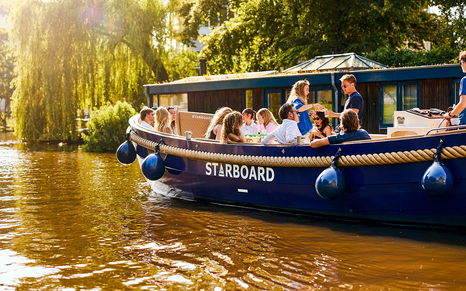 Amsterdam: 1-Hour Adult-Only Luxury Electric Boat Canal Cruise with Optional Unlimited Drinks — gallery 5