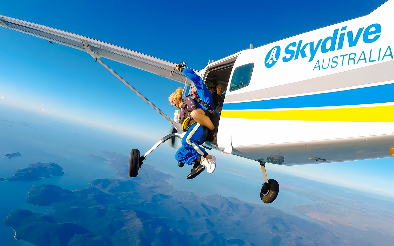 Airlie Beach tandem ejtőernyős ugrás — gallery 3