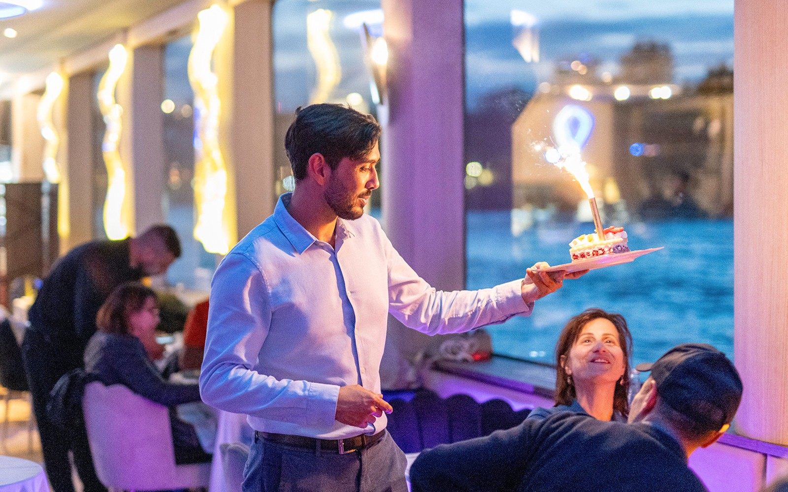 Le Diamant Bleu Seine River Lunch or Dinner Cruise — gallery 3