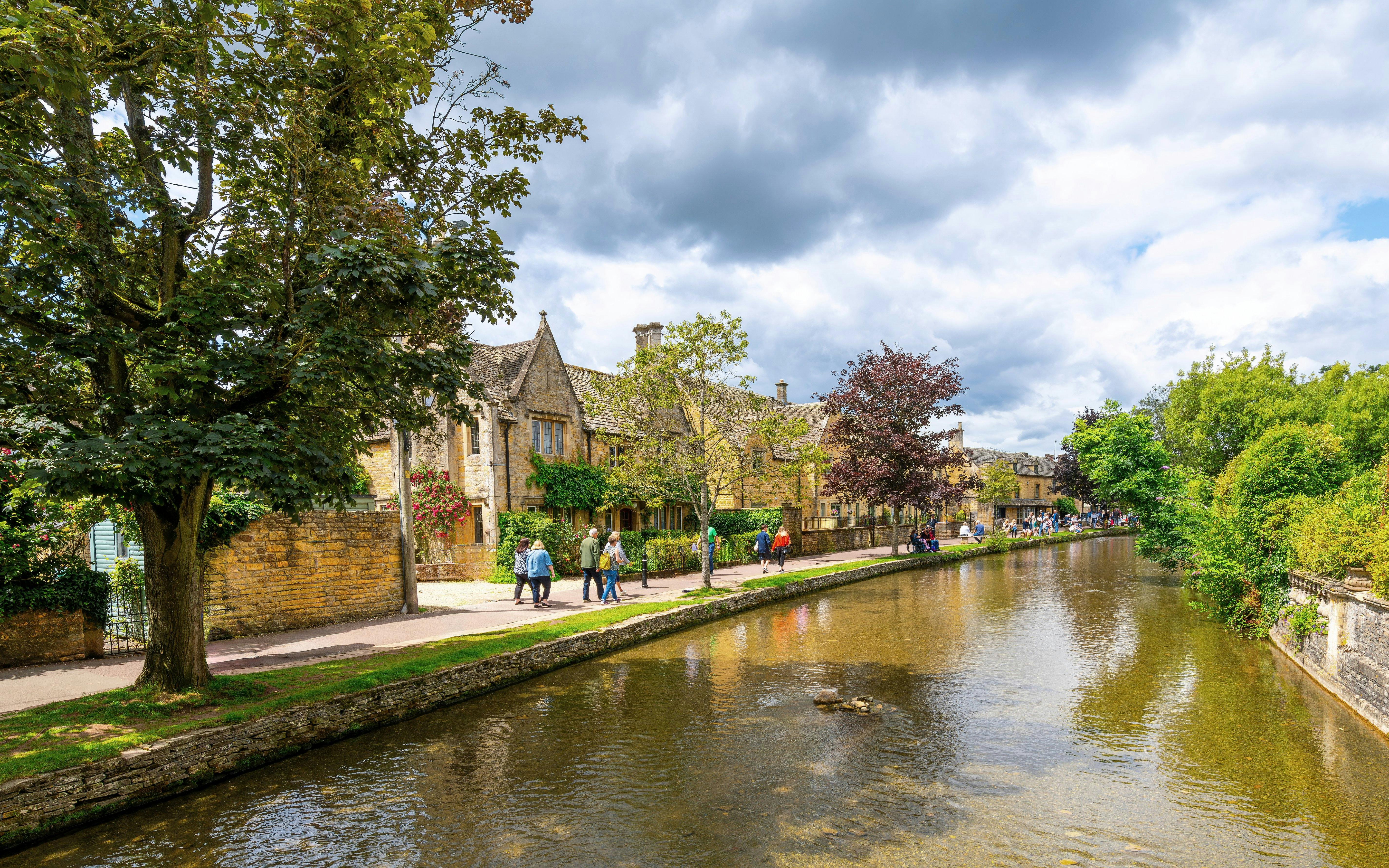 Guided Tour of Cotswolds and Stonehenge with Optional Lunch tickets at Bus Stop 1 Bullied Way