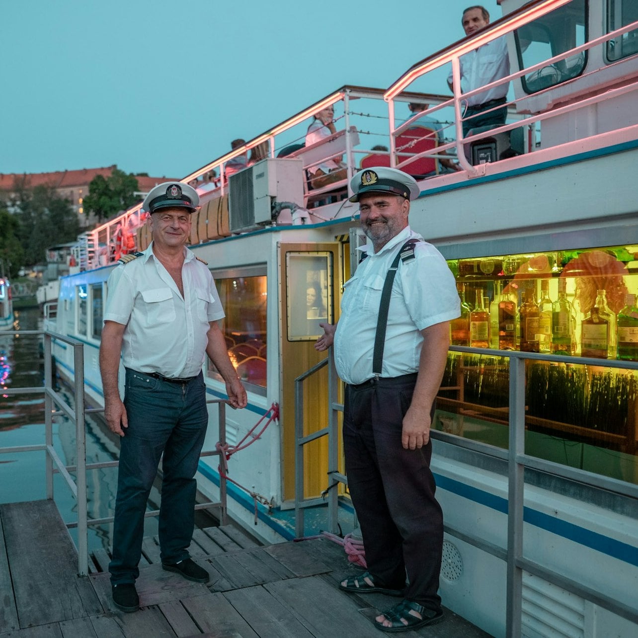 Krakow: Vistula River Sightseeing Cruise with Audio Guide