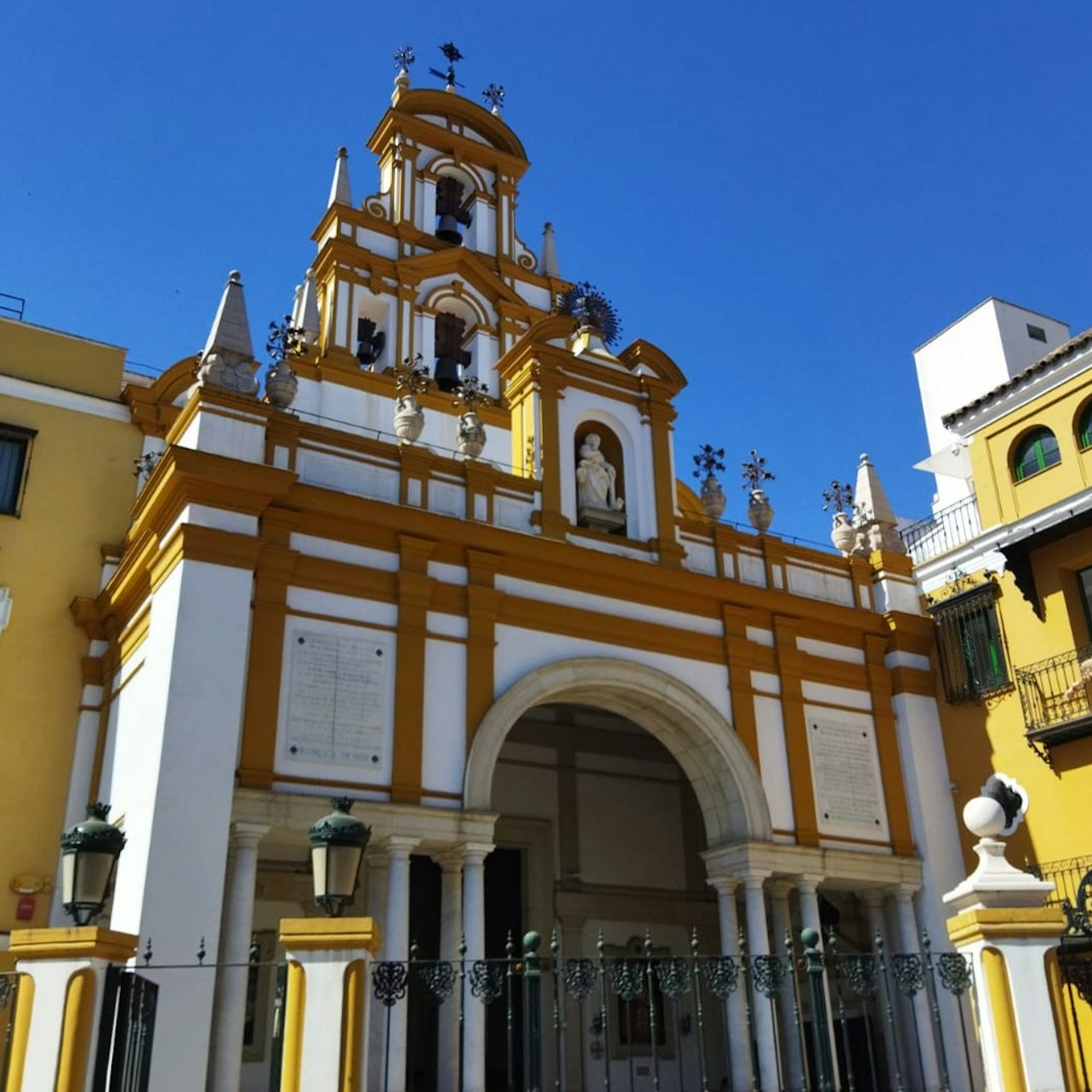 Seville: Las Setas, La Macarena, and Dueñas Palace Guided Tour — gallery 1